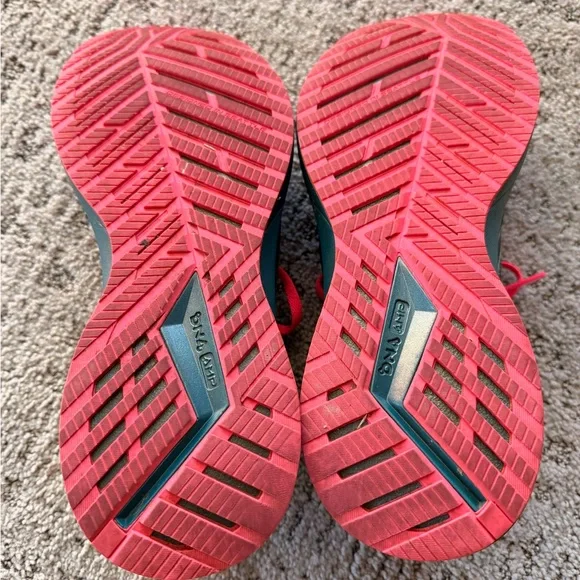Brooks women’s levitate 5 stealth fit size 9 - Picture 5 of 6